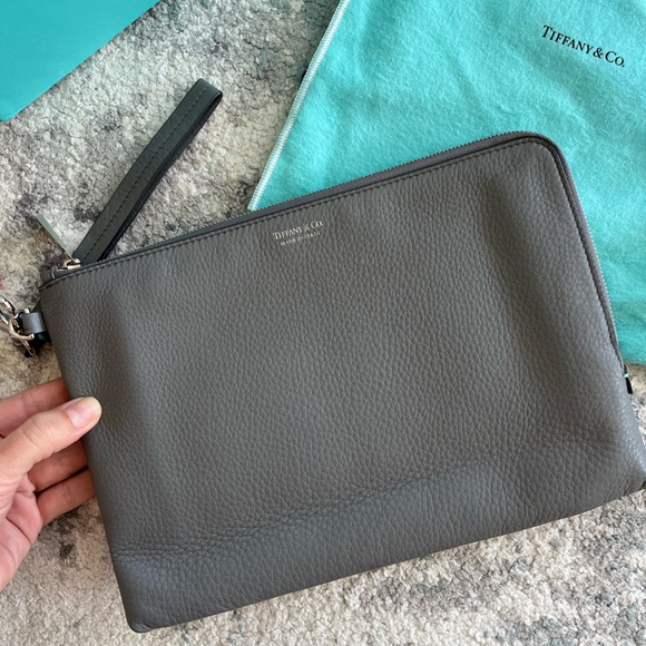 Tiffany & Co leather zip clutch - Picture 3 of 9
